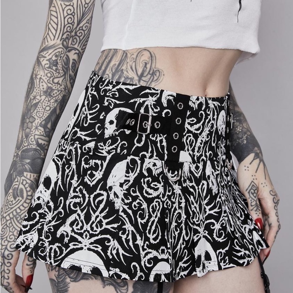 Widow for Dolls Kill “Trading Nightmares” pleated skirt size medium